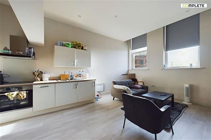 1 Bedroom Flat For Sale In Centenary House, North St, Leeds, LS2