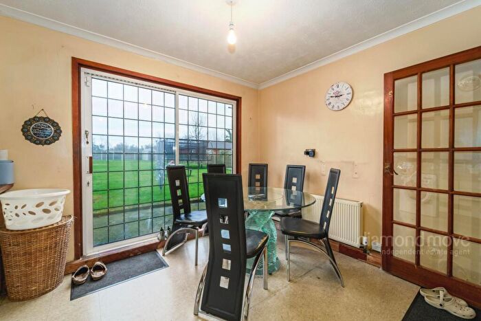 4 Bedroom Detached House For Sale In Old Slade Lane, Iver, SL0