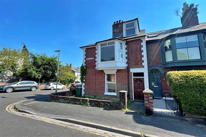 3 Bedroom End Of Terrace House To Rent In Winnall, SO23