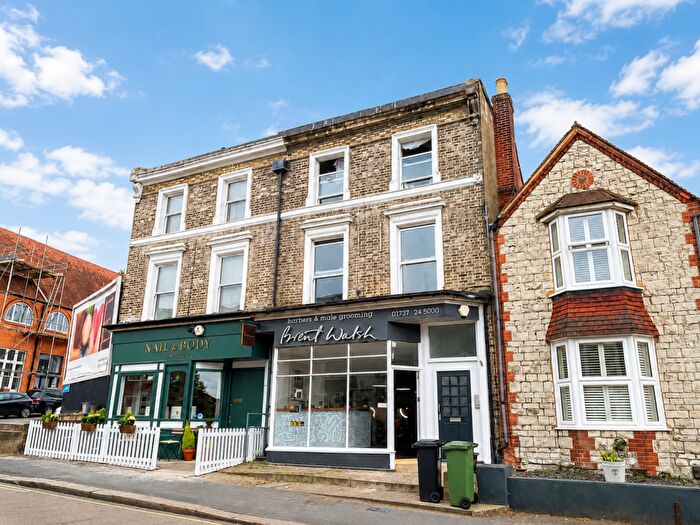 2 Bedroom Flat For Sale In Lesbourne Road, Reigate, RH2