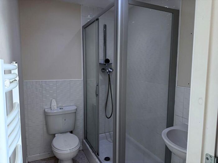 2 Bedroom Apartment For Sale In Apartment Anchorpoint, Bramall Lane, Sheffield, South Yorkshire, S2