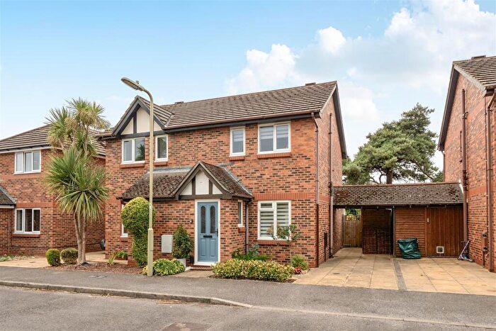 2 Bedroom Semi-Detached House For Sale In Cheviot Green, Warsash, SO31