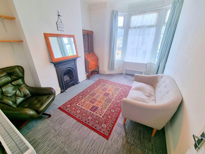 2 Bedroom Flat To Rent In Caistor Park Road, Stratford, E15