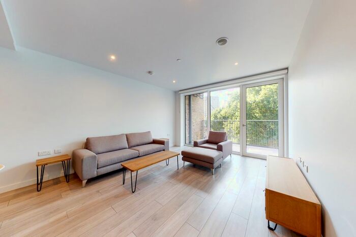 3 Bedroom Flat To Rent In Park Central West, London, SE1