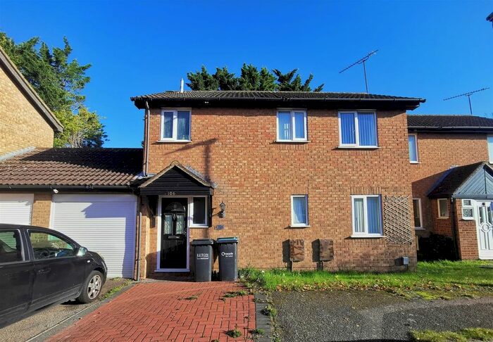 3 Bedroom Semi-Detached House To Rent In Rodeheath, Luton, Bedfordshire LU4