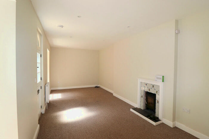 2 Bedroom Detached Bungalow To Rent In East Bergholt, CO7