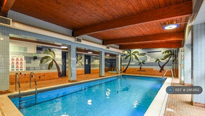 2 Bedroom Flat To Rent In Hawk House, London, SW11