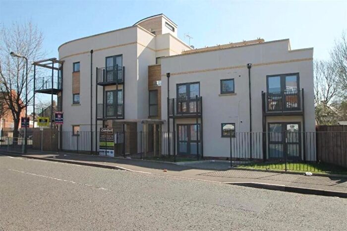 1 Bedroom Flat To Rent In Buckingham Road, Edgware, HA8