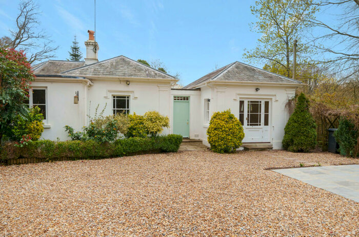 3 Bedroom Bungalow To Rent In Armsworth Park, Old Alresford, Alresford, Hampshire, SO24