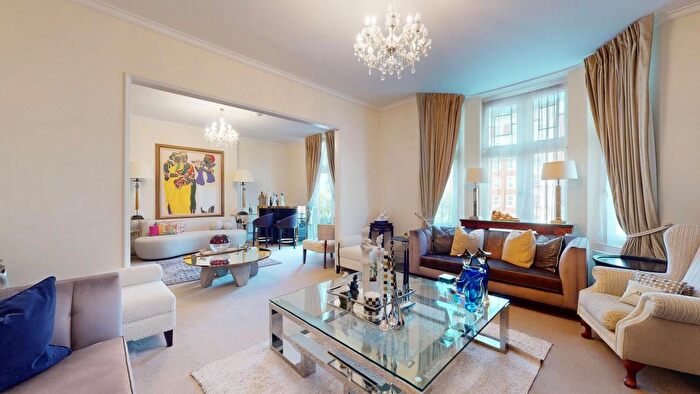 4 Bedroom Flat To Rent In Bickenhall Mansions, London, W1U
