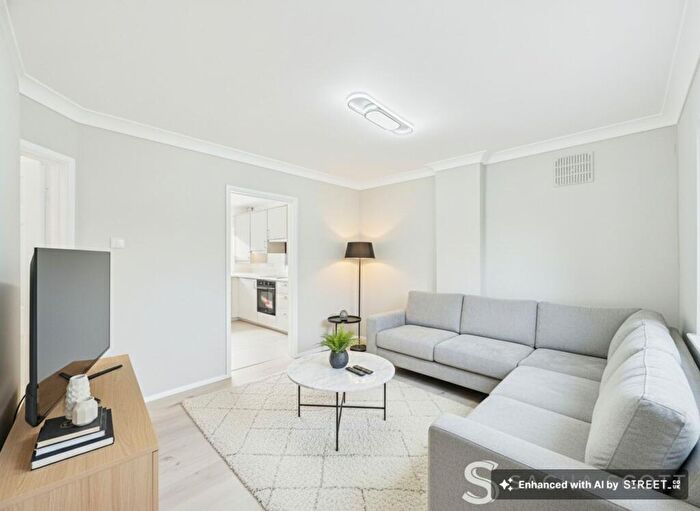 1 Bedroom Maisonette For Sale In Nork Way, Banstead, SM7