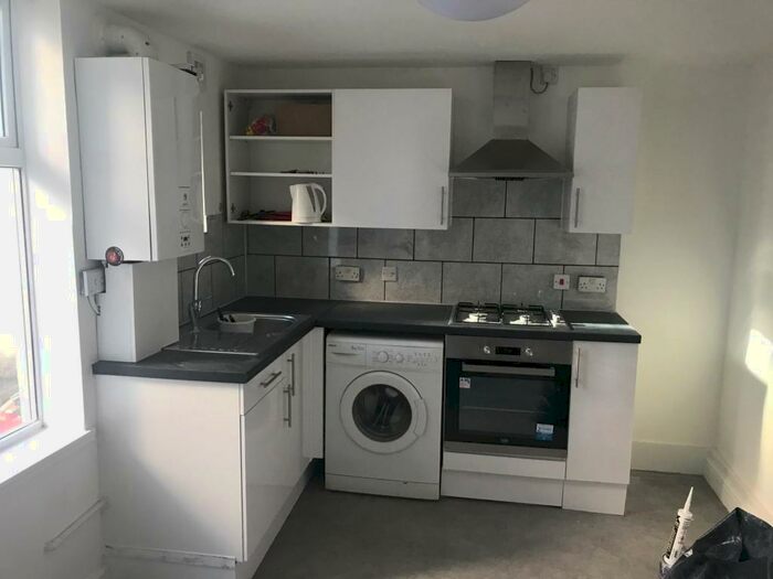 2 Bedroom Flat To Rent In Anstis Street, Plymouth, PL1