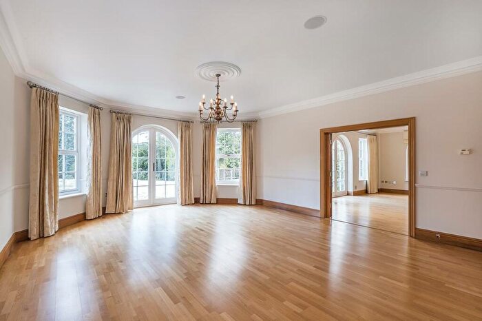 6 Bedroom Detached House To Rent In Eaton Park, Cobham, KT11