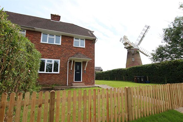 3 Bedroom House To Rent In Park Croft, Polegate, BN26