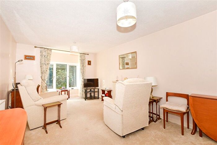 1 Bedroom Flat For Sale In Jasmine Court, Horsham, West Sussex, RH12