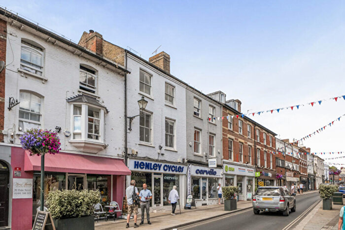 2 Bedroom Apartment For Sale In Tuns Lane, Henley-on-Thames, Oxfordshire, RG9