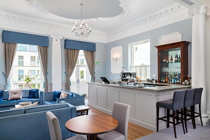 1 Bedroom Flat For Sale In New Court, Lansdown, Cheltenham, GL50