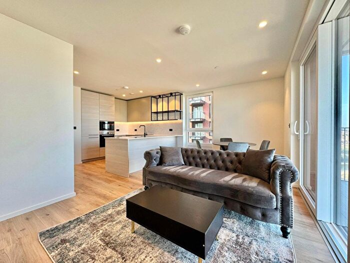 2 Bedroom Flat To Rent In Bowline House, Hemlock Street, Heron Wharf, London, E14