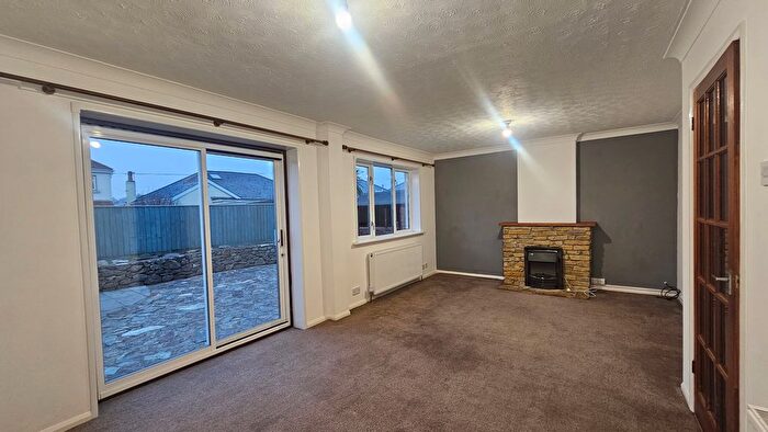 3 Bedroom Semi-Detached House To Rent In Treesdale Close, Paignton, TQ3