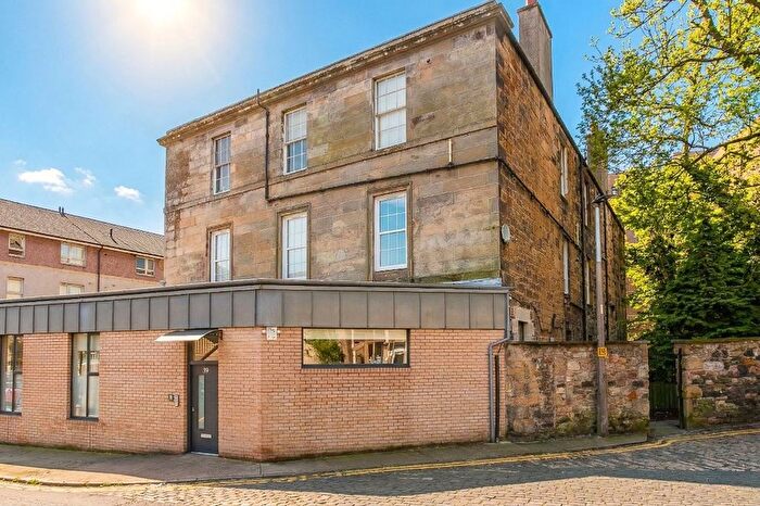 2 Bedroom Flat For Sale In Lower London Road, Abbeyhill, Edinburgh, EH7
