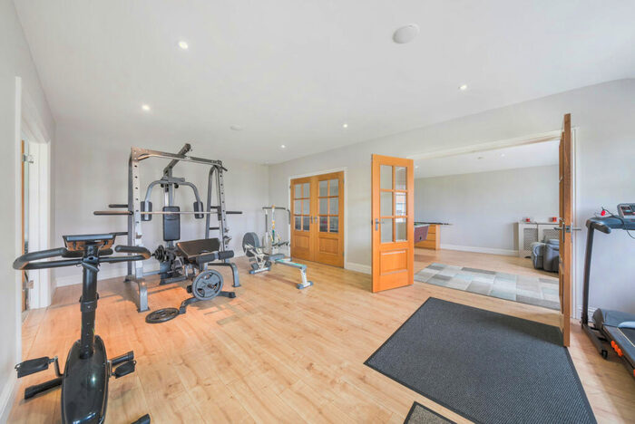 5 Bedroom Detached House For Sale In Chobham Park Lane, Chobham, GU24