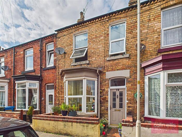 2 Bedroom Terraced House For Sale In Spring Bank, Scarborough, YO12