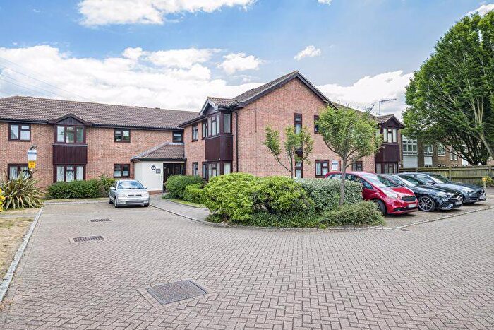 2 Bedroom Retirement Property For Sale In Fountain Court, Bowes Close, Sidcup, DA15
