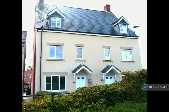 3 Bedroom Semi-Detached House To Rent In Deneb Drive, Swindon, SN25