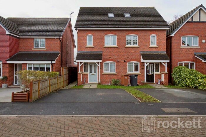 3 Bedroom Town House To Rent In Lochleven Road, Wistaston, Crewe, CW2