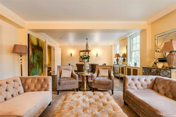 3 Bedroom Flat To Rent In Lowndes Square, London, SW1X