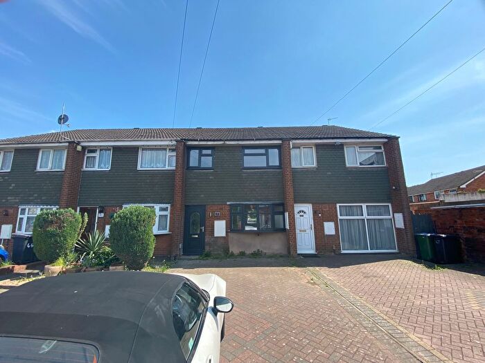 3 Bedroom Property To Rent In Reddal Hill Road, Cradley Heath, B64