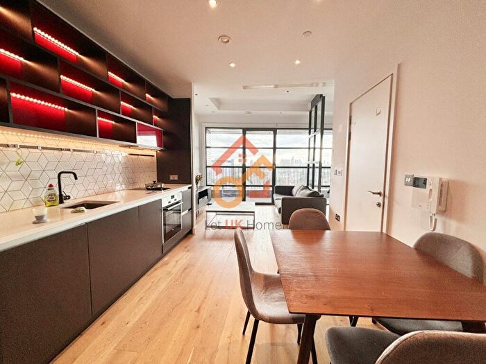 Studio To Rent In Bridgewater House, Lookout Lane, London, E14