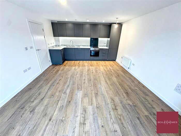 2 Bedroom Flat To Rent In Liberty Court, Dartford, Stone Crossing, DA2