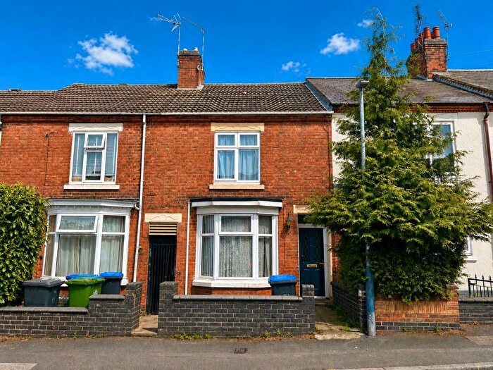 3 Bedroom Terraced House For Sale In Winfield Street, Rugby, CV21