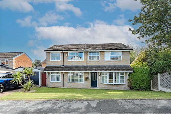 3 Bedroom Detached House For Sale In Kirklees Garth, Farsley, Pudsey, West Yorkshire, LS28