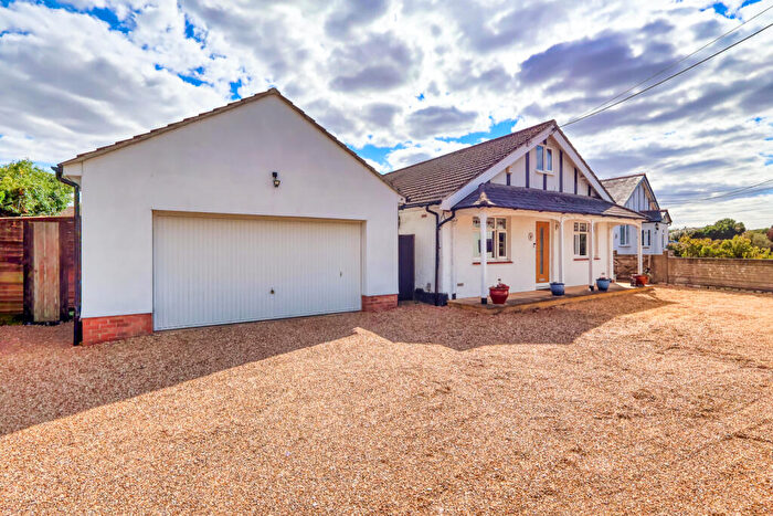 6 Bedroom Bungalow For Sale In Squirrel Lane, High Wycombe, Buckinghamshire, HP12