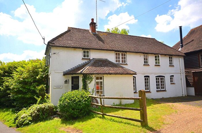 4 Bedroom Detached House To Rent In Stovolds Hill, Cranleigh, GU6
