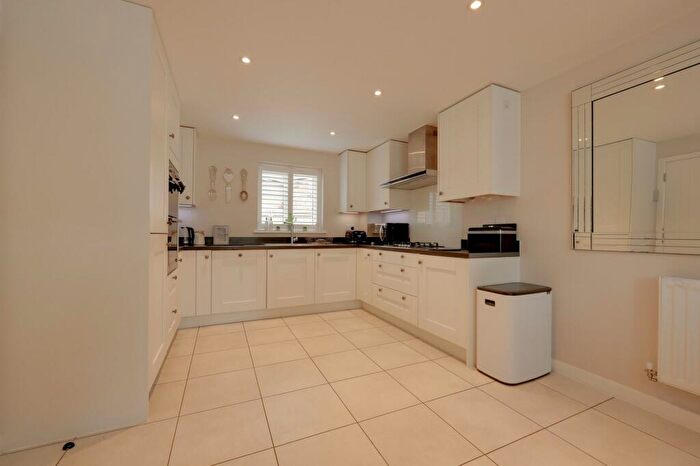 4 Bedroom Detached House For Sale In Bonnet Lane, Burgess Hill, RH15
