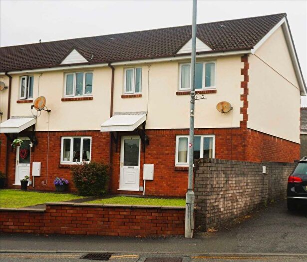 3 Bedroom Semi-Detached House For Sale In Heol Bryngwili, Cross Hands, Llanelli, SA14