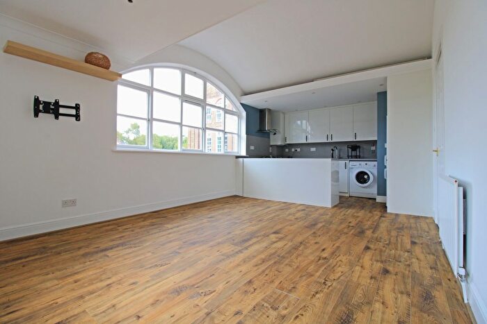 1 Bedroom Flat To Rent In Treaty St, London, N1