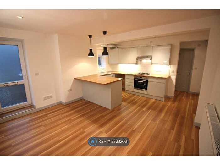 1 Bedroom Flat To Rent In Croydon Rd, Penge, SE20