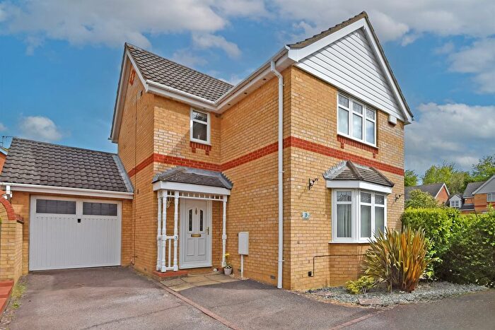 3 Bedroom Detached House For Sale In Thurston Drive, Kettering, NN15