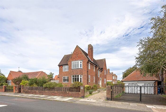 5 Bedroom Detached House To Rent In Moorside North, Newcastle Upon Tyne, NE4
