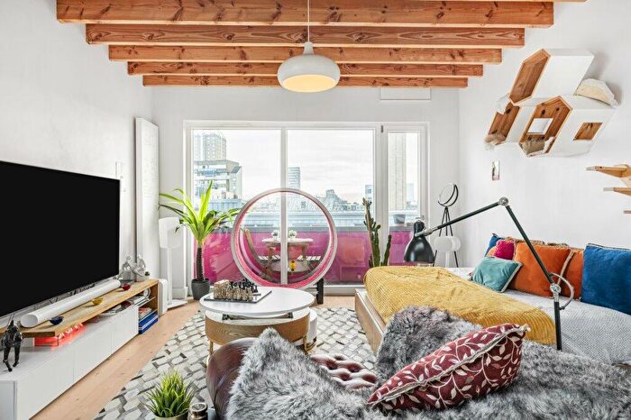 2 Bedroom Flat To Rent In Cavell Street, London, E1