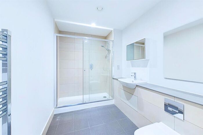 2 Bedroom Flat To Rent In Apex Gardens, London, N15