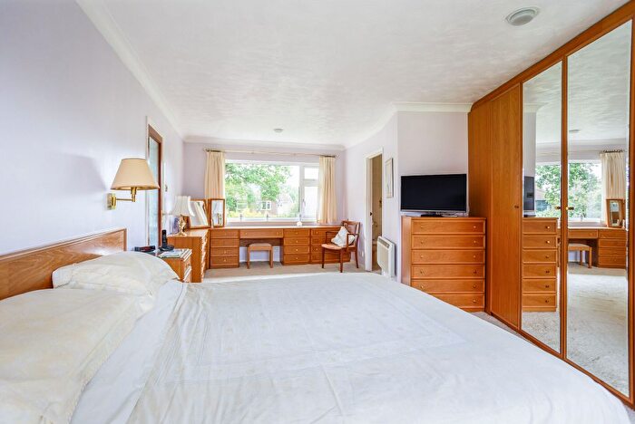 5 Bedroom Detached House For Sale In Crawley Road, Horsham, RH12