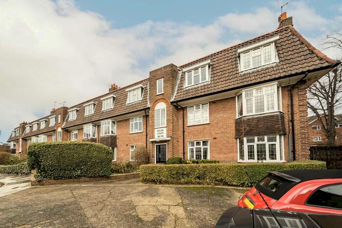 2 Bedroom Flat To Rent In Kelvin Drive, St Margarets, Twickenham, TW1