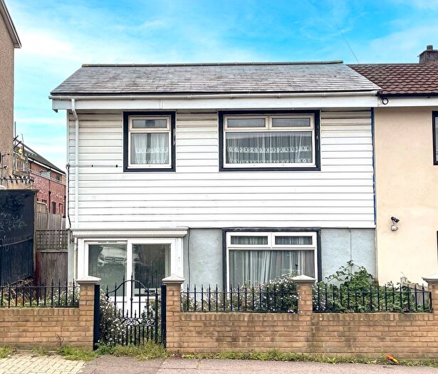 3 Bedroom Semi-Detached House For Sale In Manford Way, Chigwell, IG7