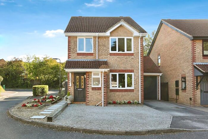 3 Bedroom Detached House For Sale In Tumulus Close, Southampton, Hampshire, SO19
