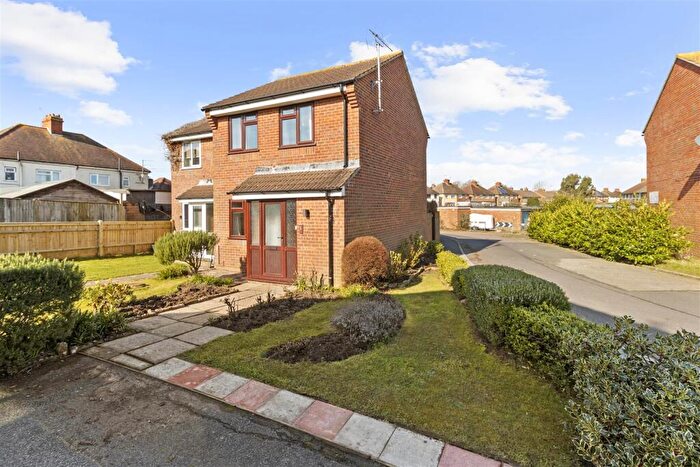 2 Bedroom House For Sale In The Paddock, Eastbourne, BN22